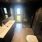 Vakantiehuis Unique Hytta With Jacuzzi, Sauna, 7 Bedrooms *