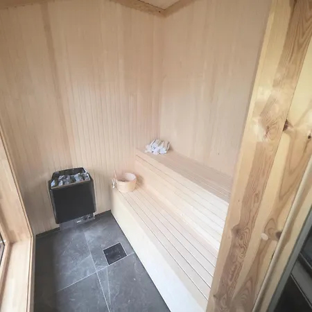 Unique Hytta With Jacuzzi, Sauna, 7 Bedrooms *