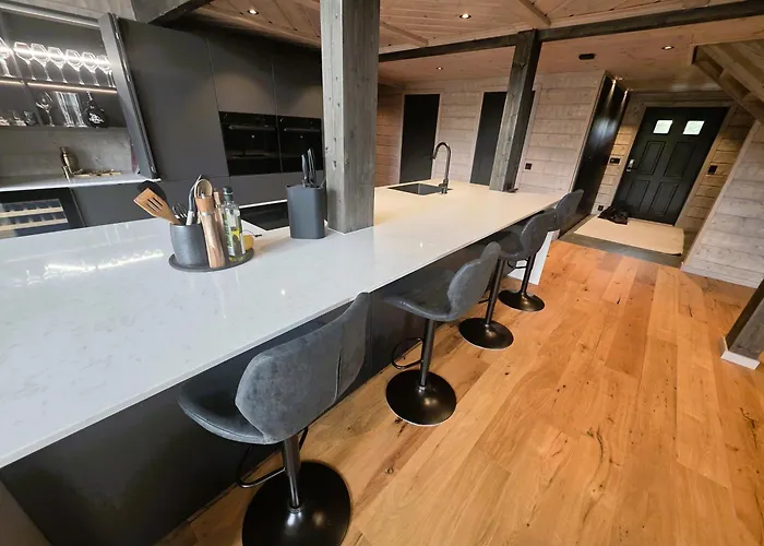 Unique Hytta With Jacuzzi, Sauna, 7 Bedrooms Nyaraló